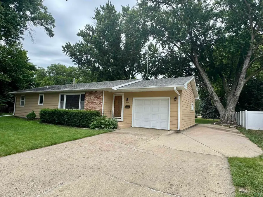 828 Eastgate Dr., Vermillion, SD 57069 - #3