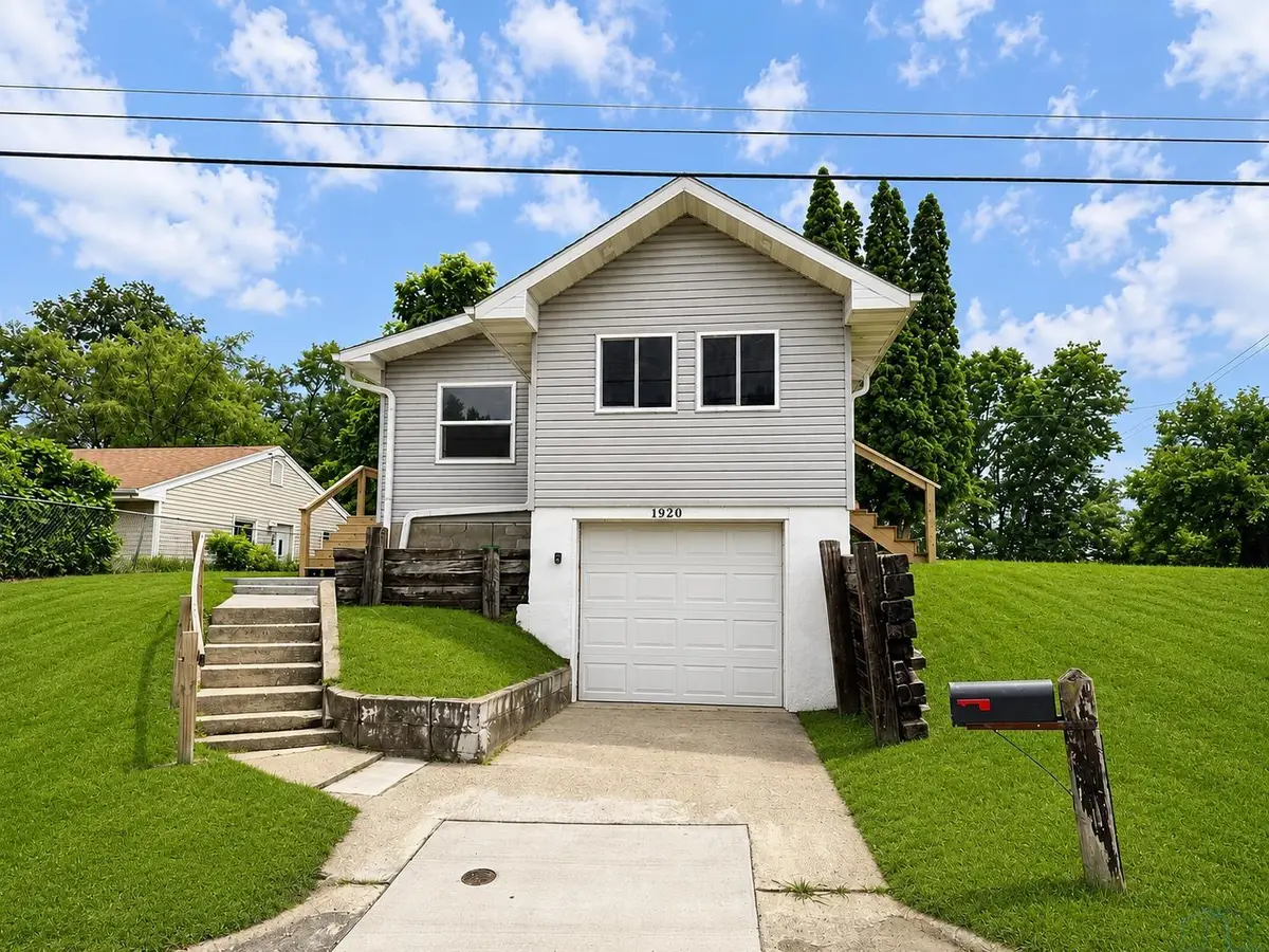 1920 W 14, Sioux City, IA 51103 - #1