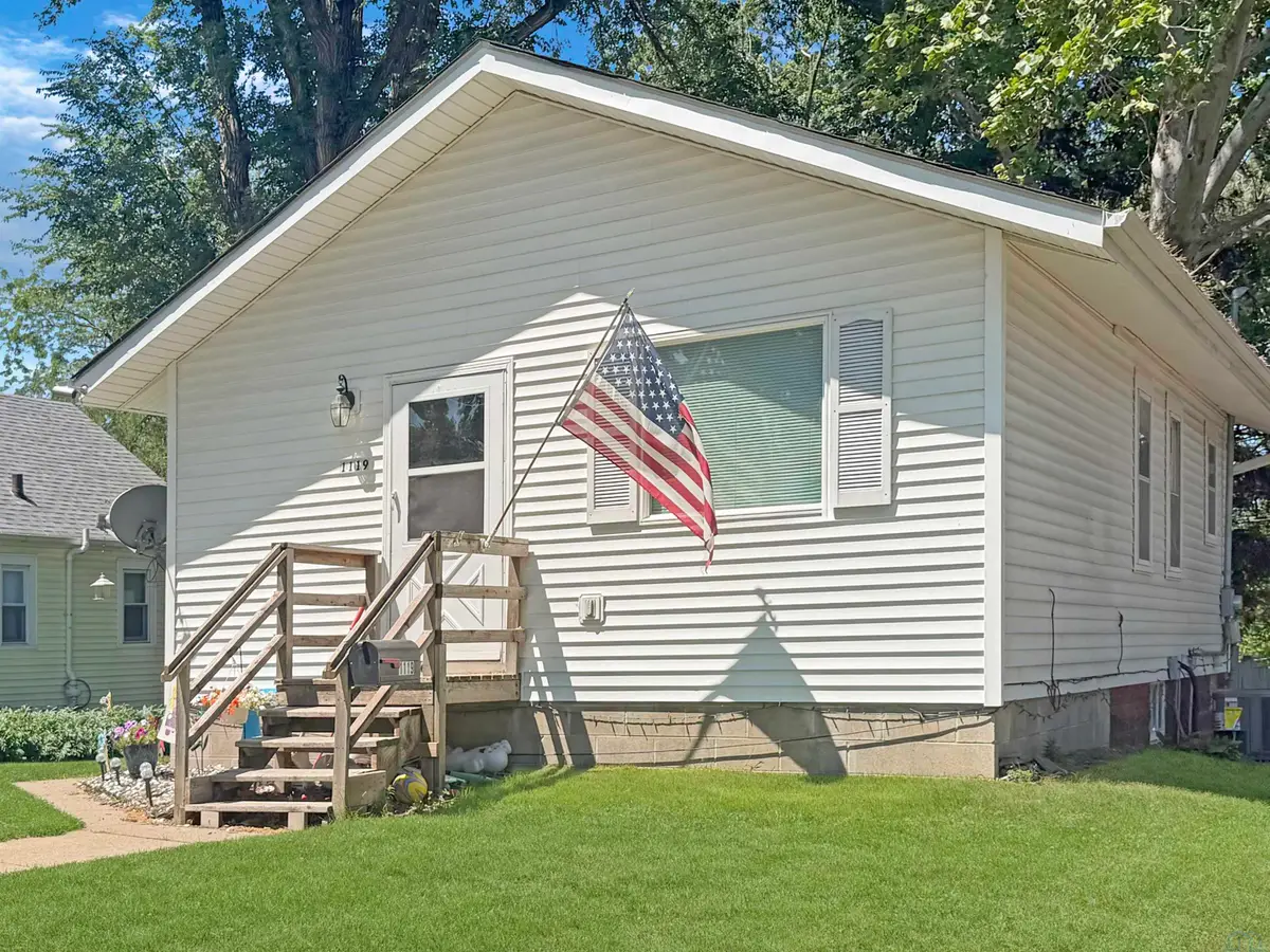 1119 S Helen, Sioux City, IA 51105 - #1
