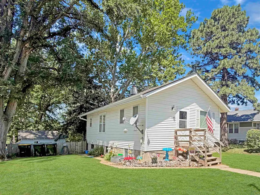 1119 S Helen, Sioux City, IA 51105 - #2