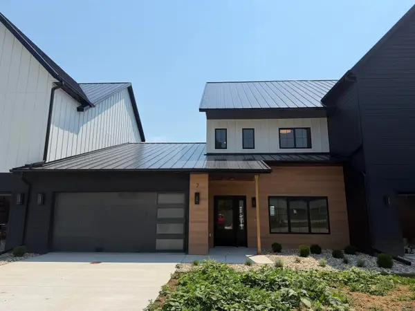 7 E Duke St., Vermillion, SD 57069