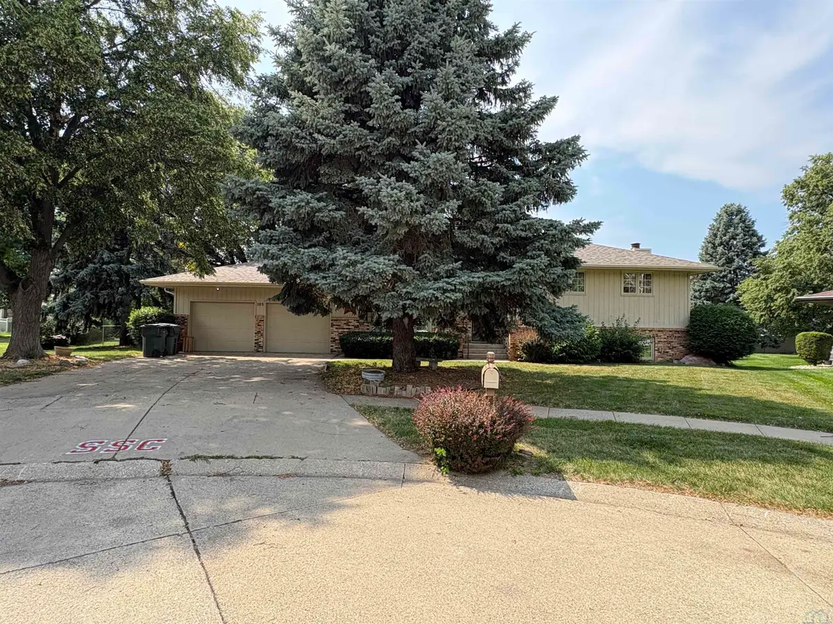 105 Burning Tree Circle, South Sioux City, NE 68776 - #1