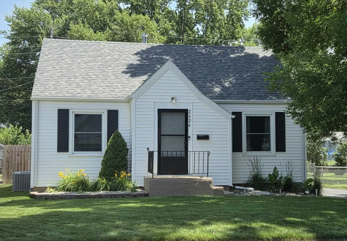 2624 S Glass, Sioux City, IA 51106 - #1