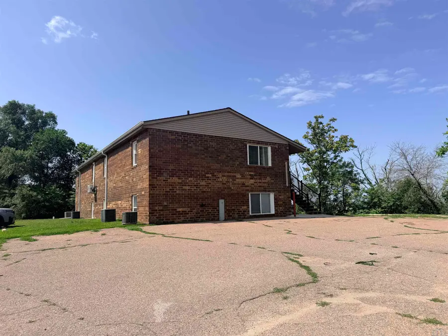 515-525 S COLLEGE ST, Sioux City, IA 51106 - #3