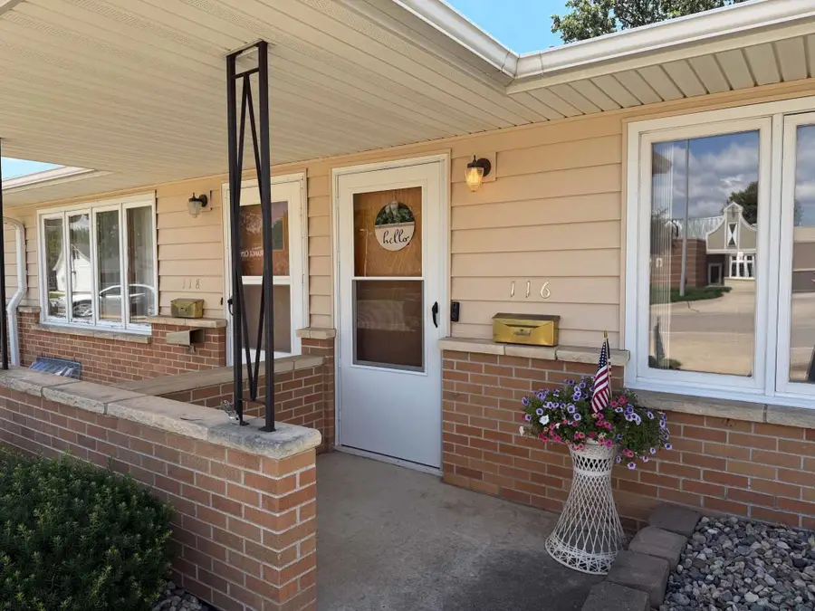 116 3rd St SE, Orange City, IA 51041 - #3