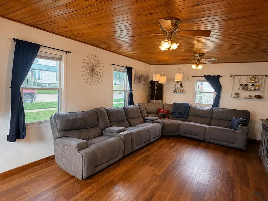 4612 4TH AVE, Sioux City, IA 51106 - #2