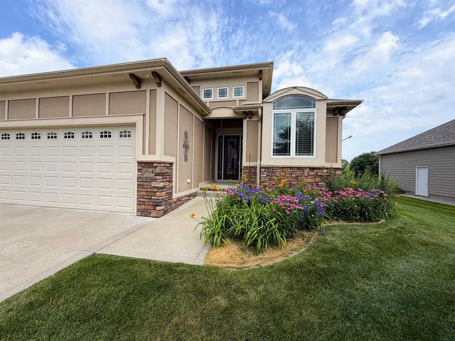 2704 Castles Gate Dr., Sioux City, IA 51106 - #3