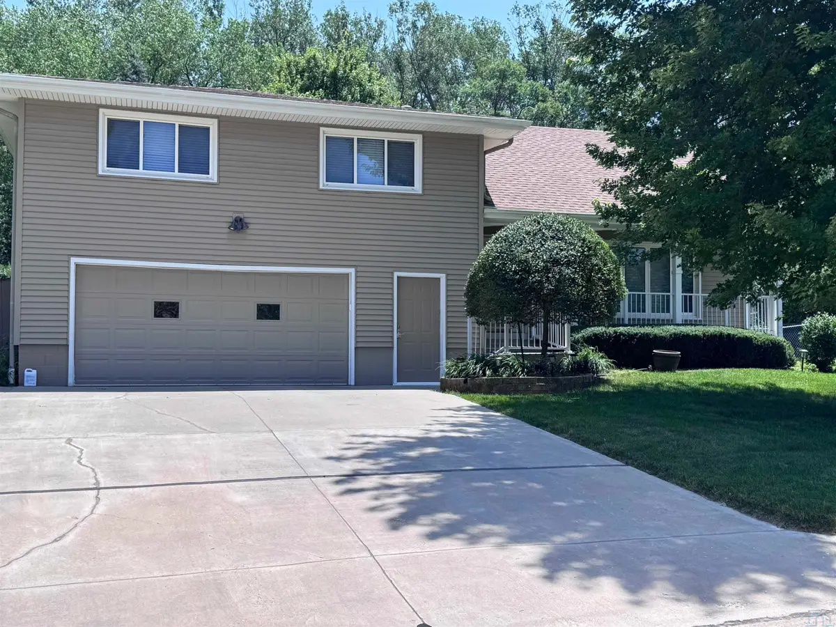 4700 Chatham Ln, Sioux City, IA 51104 - #1