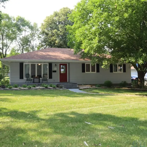 811 S Carroll Street, Rock Rapids, IA 51246