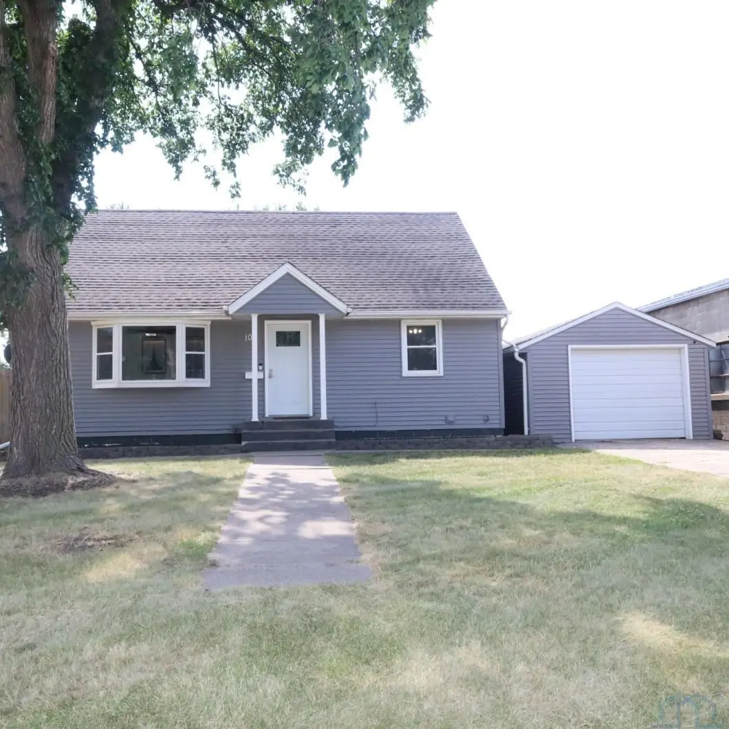 101 N Congress Street, Rock Rapids, IA 51246 - #1