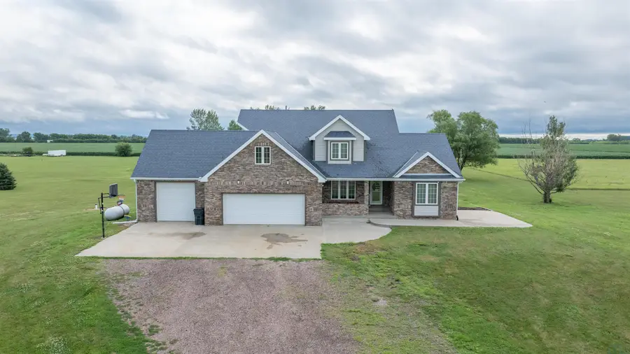 3090 Cass Ave, Salix, IA 51052 - #3