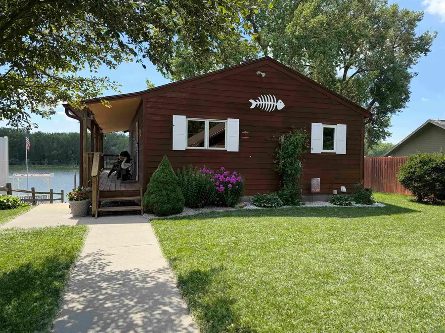 361 Lakeshore Dr, McCook Lake, SD 57049 - #3