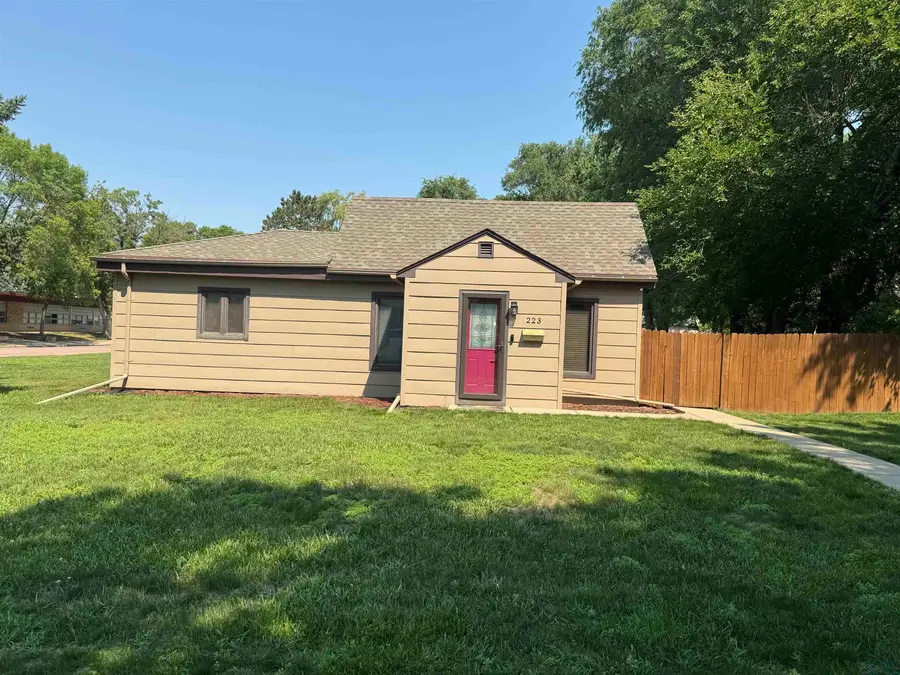 223 Washington St., Vermillion, SD 57069 - #3