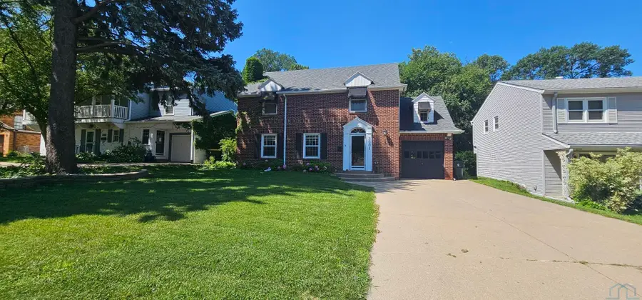 3001 VALLEY DR, Sioux City, IA 51104 - #3
