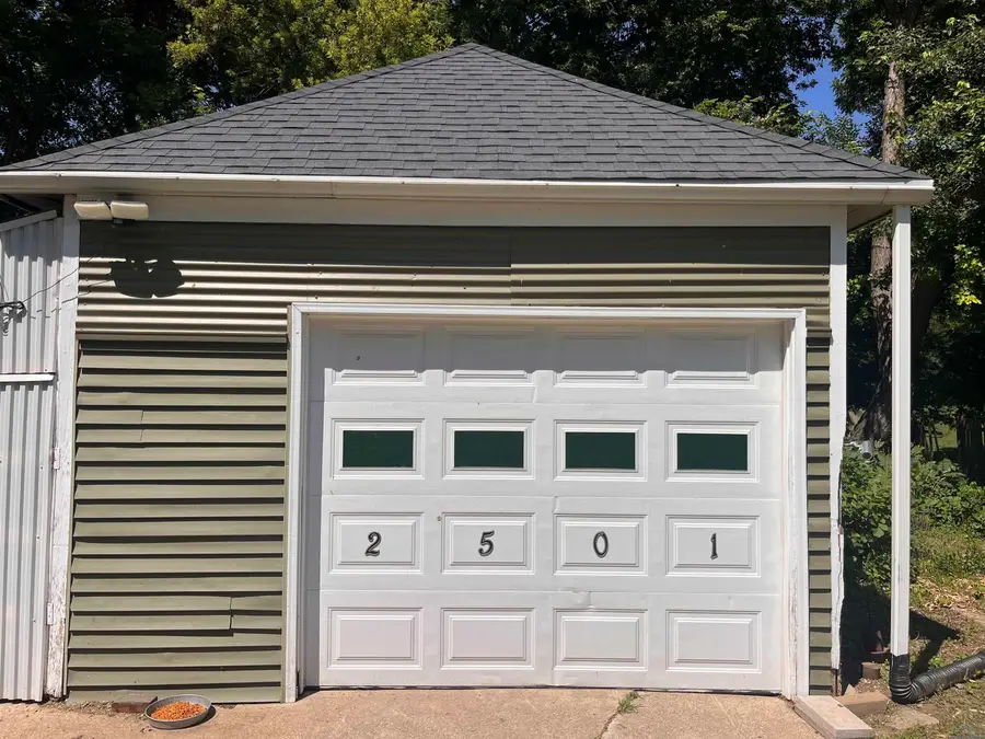 2501 Prescott St, Sioux City, IA 51103 - #2