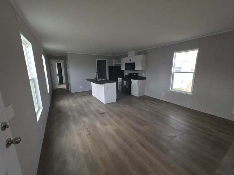 833 E Duke St #5, Vermillion, SD 57069 - #2