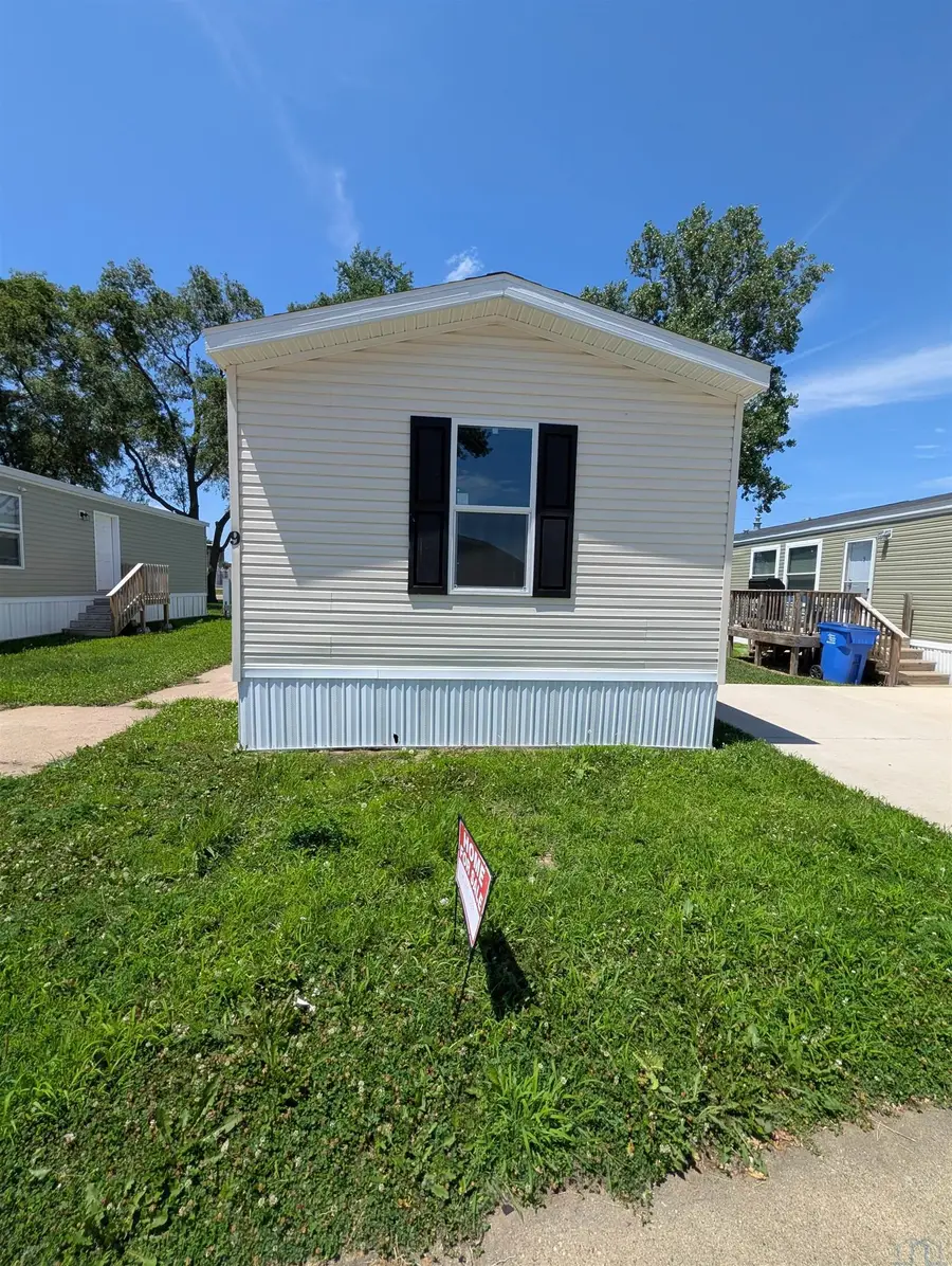 833 E Duke St #9, Vermillion, SD 57069 - #2