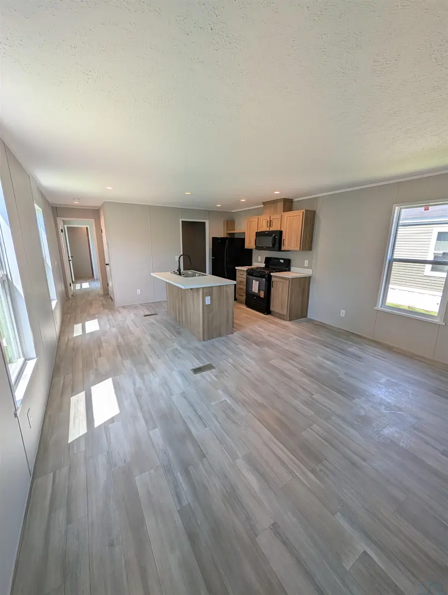 833 E Duke St #9, Vermillion, SD 57069 - #3