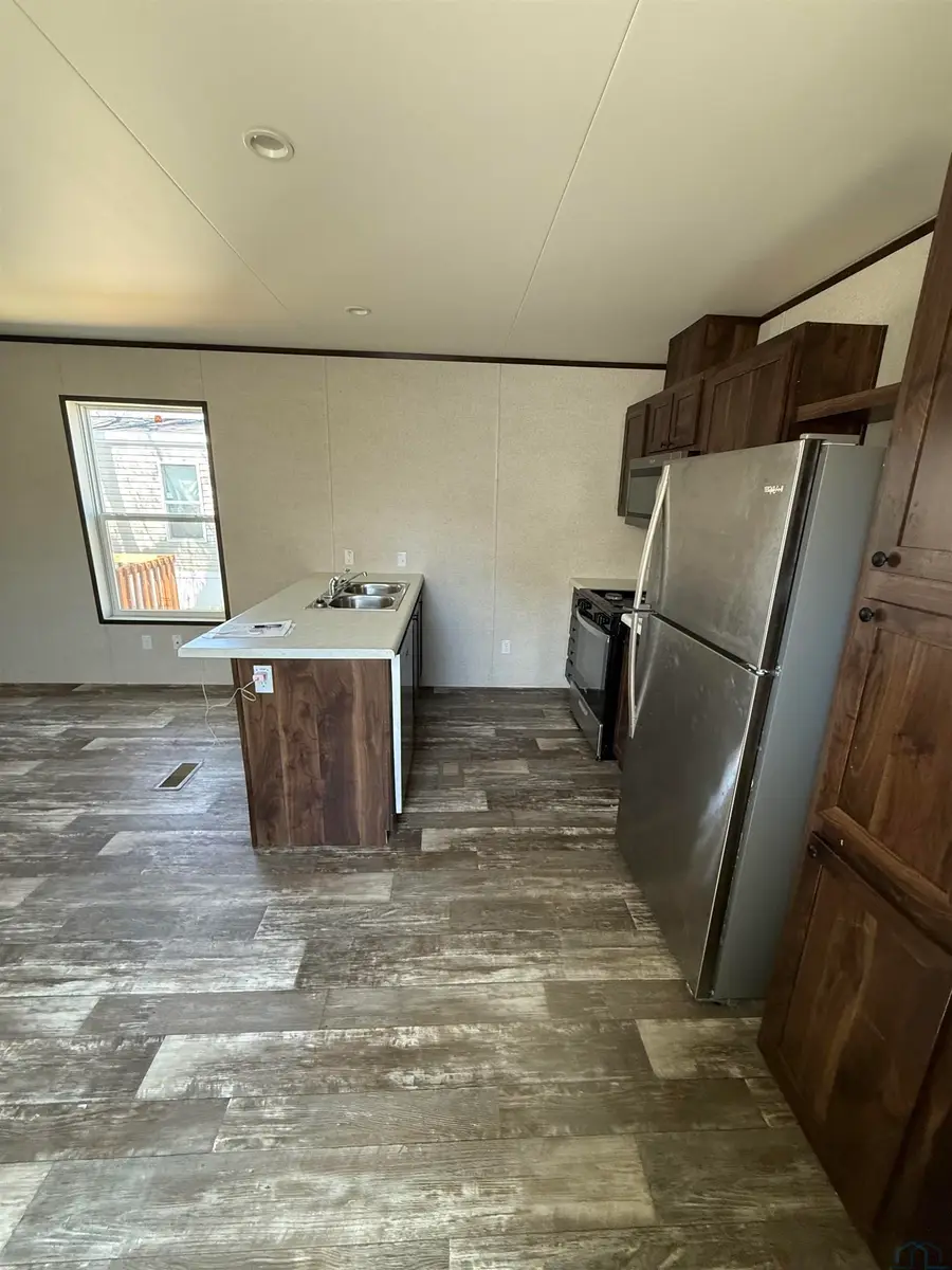 833 E Duke St #17, Vermillion, SD 57069 - #3