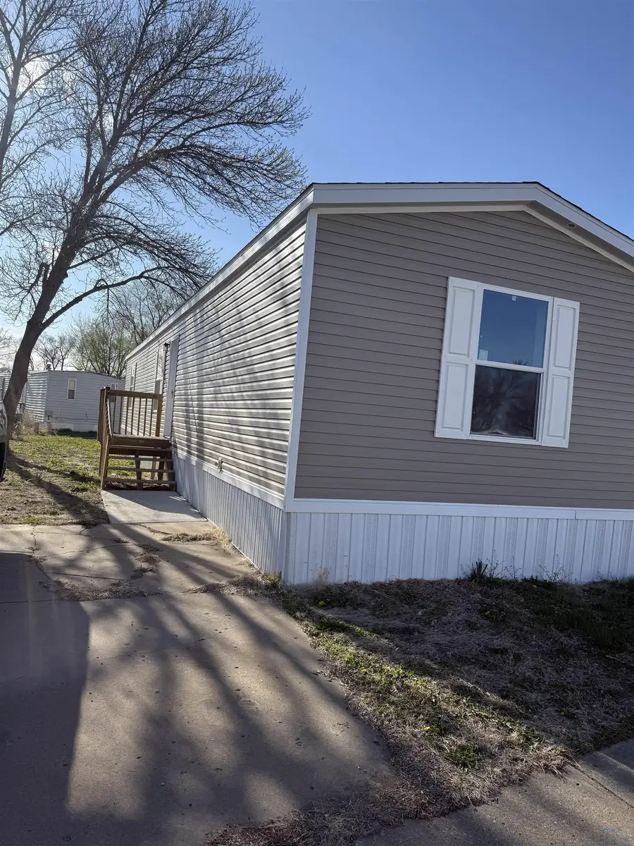 833 E Duke St #65, Vermillion, SD 57069 - #2