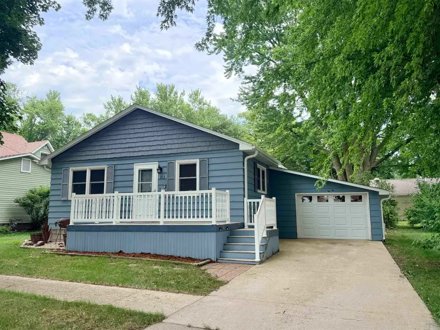 213 S EARL ST, Schaller, IA 51053 - #2