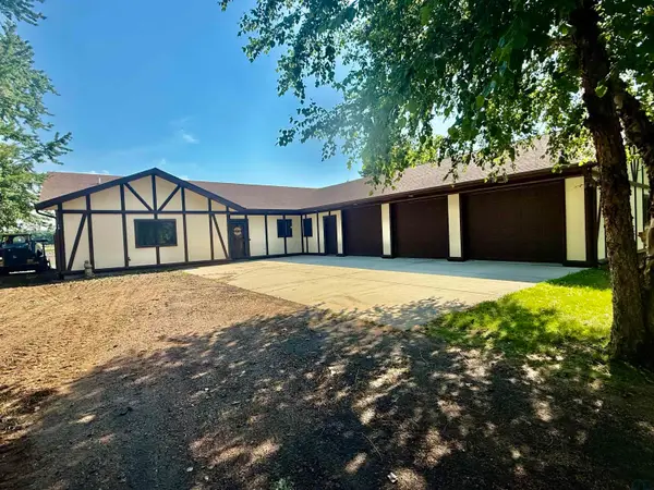 119 Pike, Yankton, SD 57078