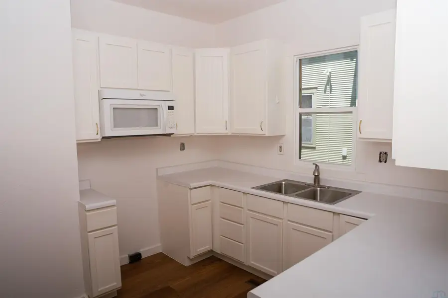 1502 Jackson St, Sioux City, IA 51105 - #2