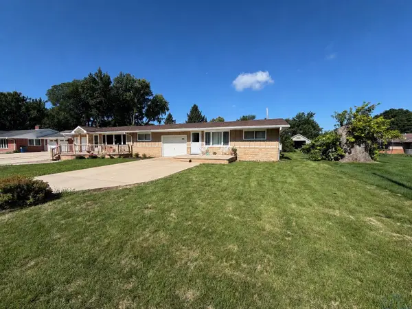 910 Lincoln Avenue, Sheldon, IA 51201