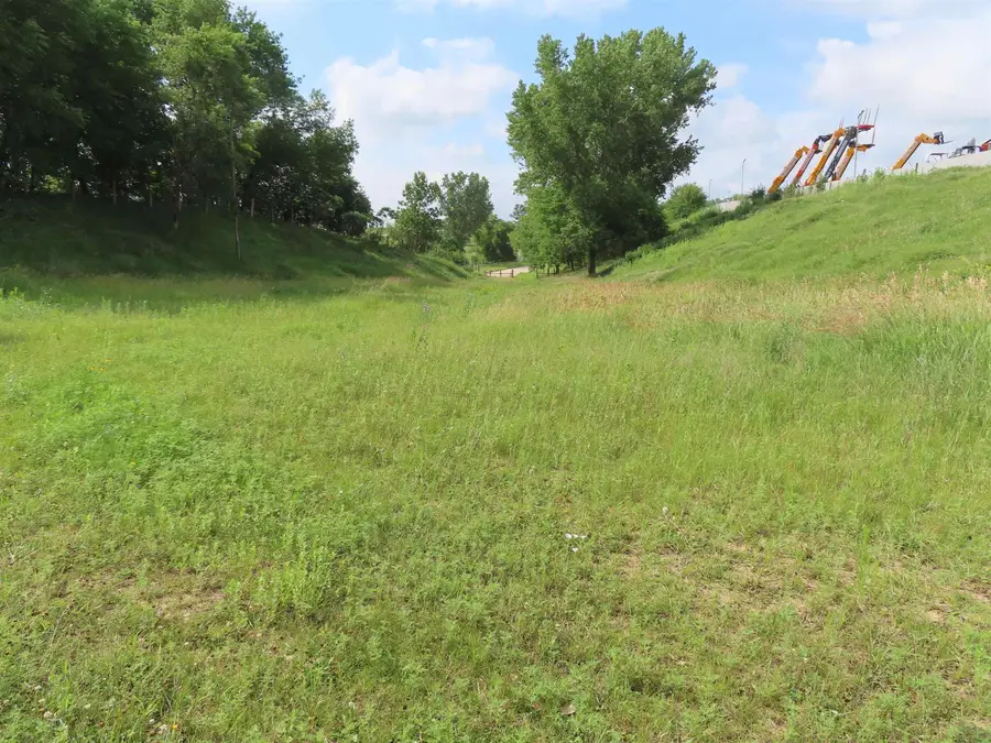 6007 Gordon Drive, Sioux City, IA 51106 - #2