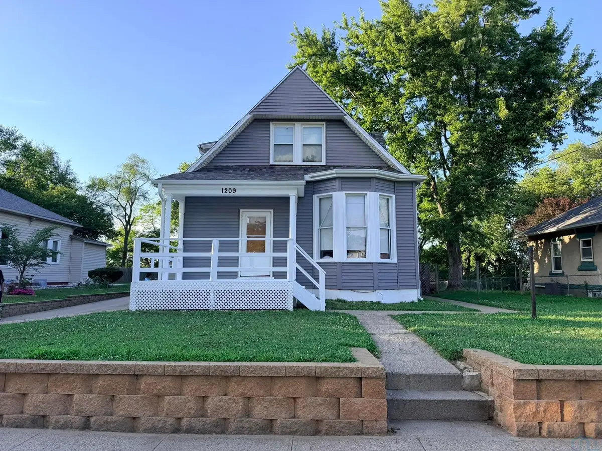 1209 W 6TH ST, Sioux City, IA 51103 - #1