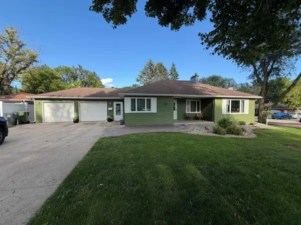 933 Roosevelt Avenue, Sheldon, IA 51201