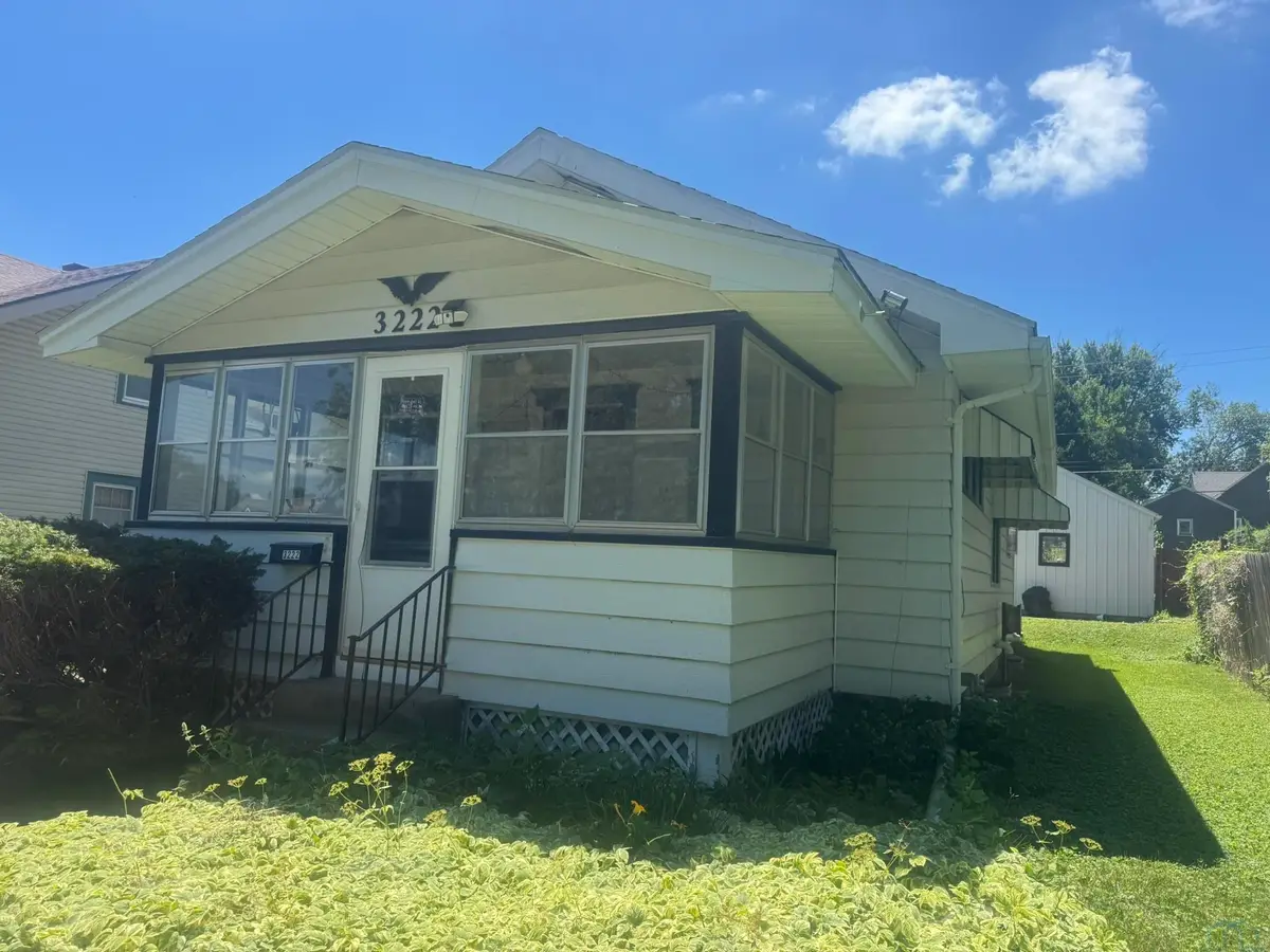 3222 4th Ave Place, Sioux City, IA 51106 - #1
