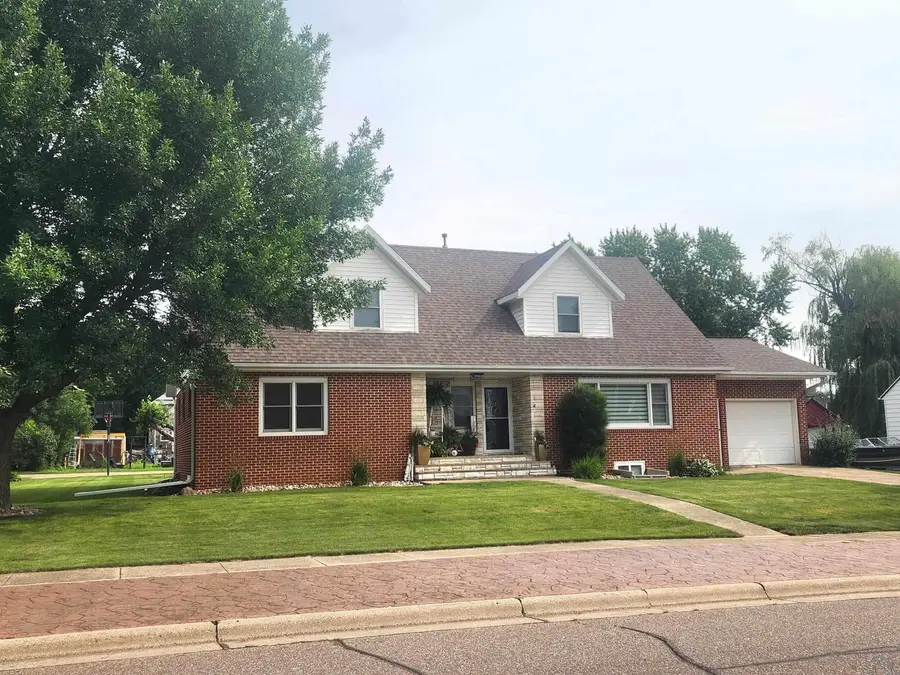 1317 1st St., Hull, IA 51239 - #3