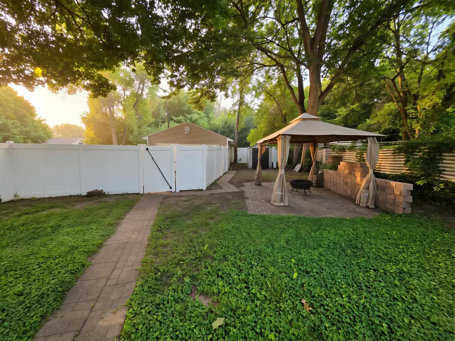 3910 RIDGE AVE, Sioux City, IA 51106 - #3