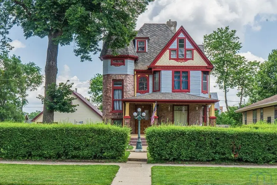 2216 JACKSON ST, Sioux City, IA 51104 - #2