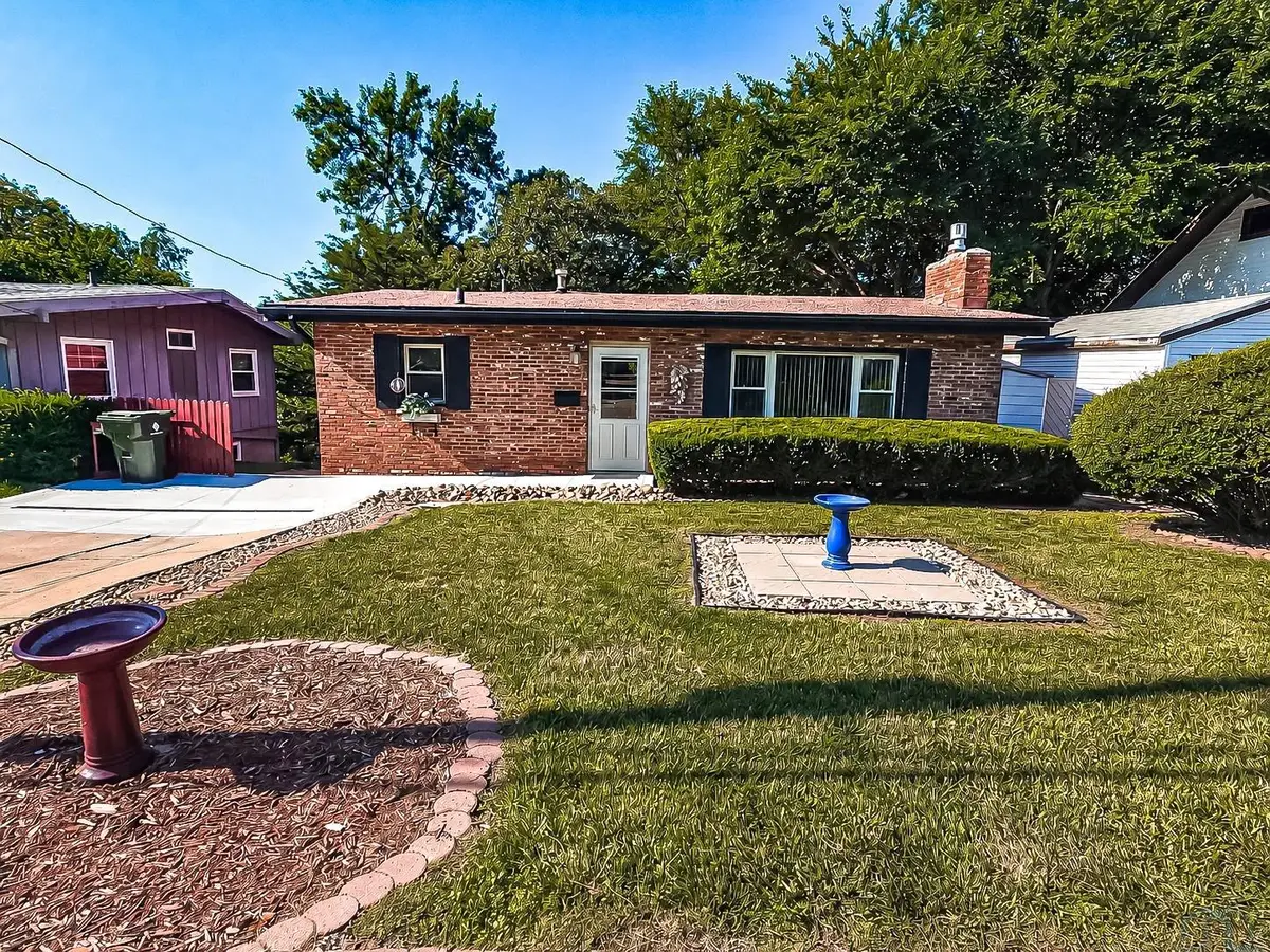3932 W 4TH ST, Sioux City, IA 51103 - #1