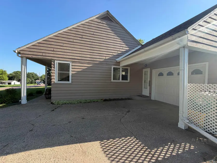 1115 Falcon Dr., Hawarden, IA 51023 - #3