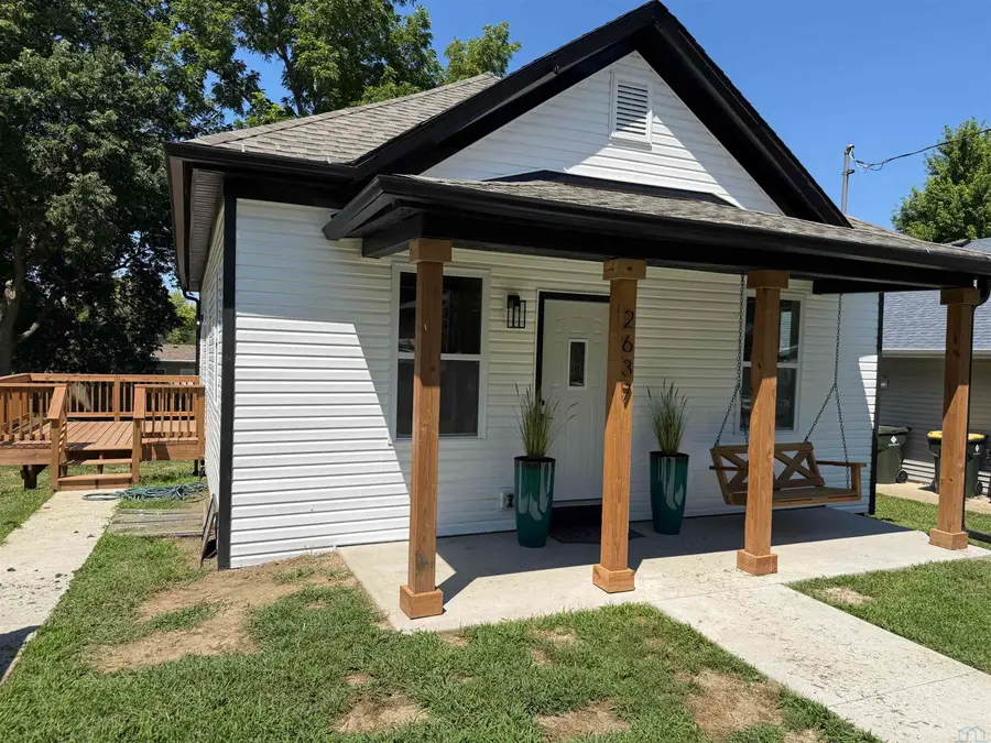 2637 S CLEVELAND ST, Sioux City, IA 51106 - #2
