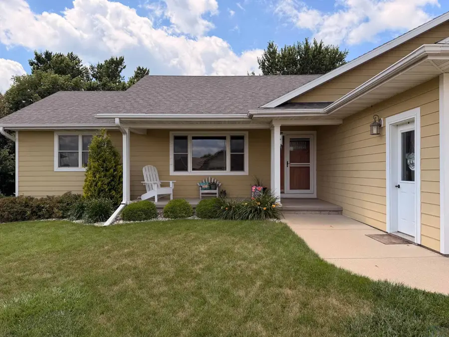 1108 Denver Pl SE, Orange City, IA 51041 - #3