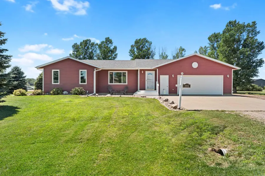 1802 Creighton Ave, Vermillion, SD 57069 - #2