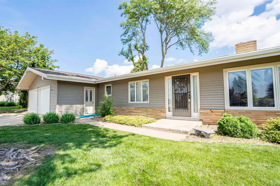 303 Virginia Street, Alton, IA 51003 - #3