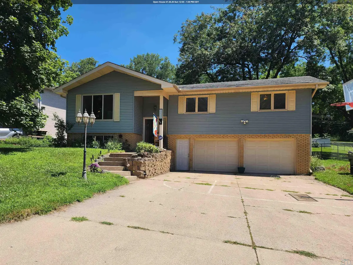 3232 Viking Dr., Sioux City, IA 51104 - #1