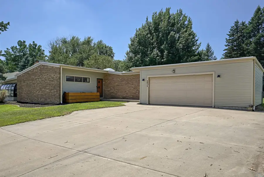 2615 S Maple Street, Sioux City, IA 51106 - #2