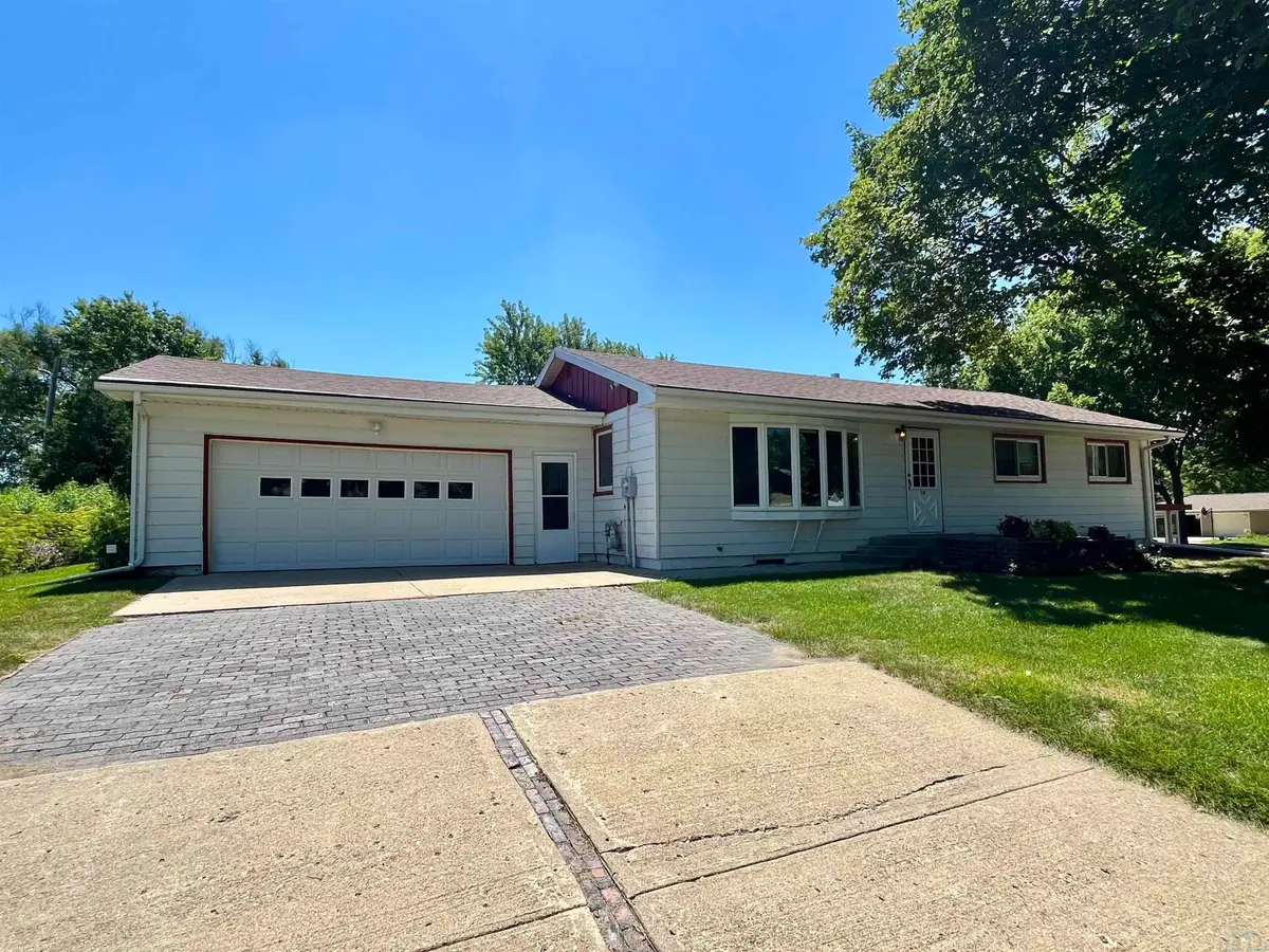 210 S Walnut St., Elk Point, SD 57025 - #1