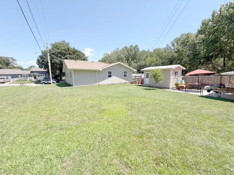 3001 S MARTHA ST, Sioux City, IA 51106 - #3