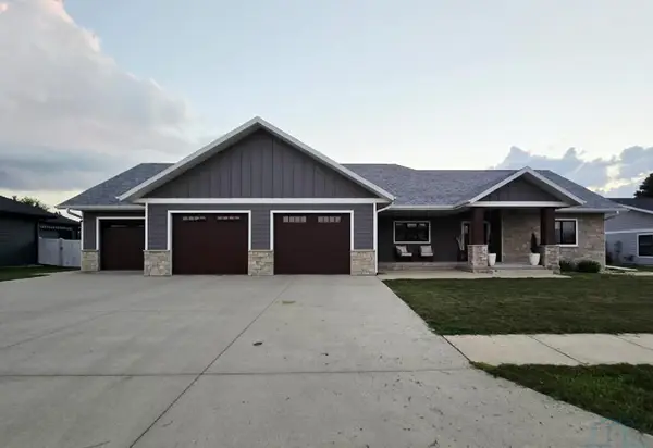 530 Larkspur Way, Sheldon, IA 51201