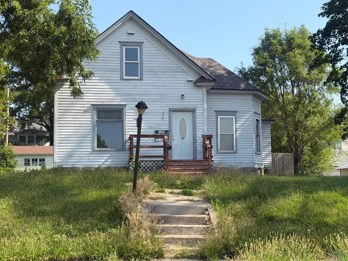 350 E Cedar Street, Cherokee, IA 51012 - #1