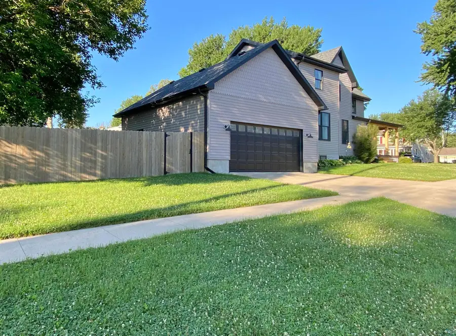 900 1st Ave SE, Le Mars, IA 51031 - #2