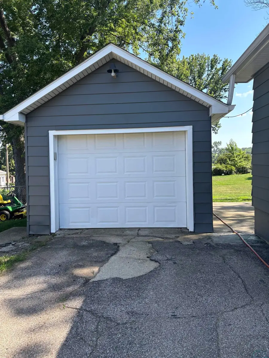 204 E 2nd St, Kingsley, IA 51028 - #3