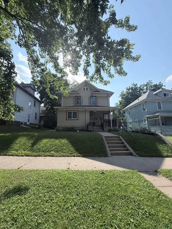 1905 Douglas St, Sioux City, IA 51104